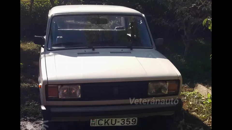 Veterán korban lévő kifogástalan állapotú 2105 ös LADA eladó