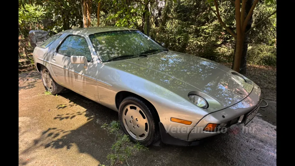 Porsche 928S